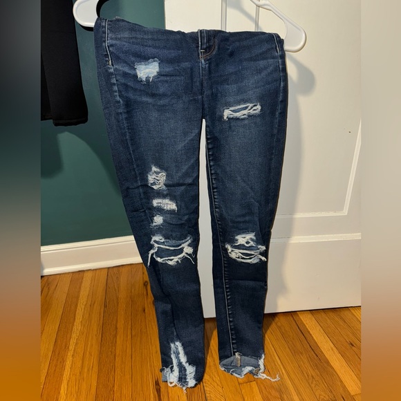 American Eagle Ripped Patch Super Hi-Rise Jegging - Size 2 Regular - Picture 6 of 6